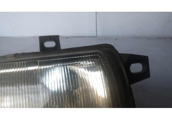 Фара права Renault master II 1998-2003р, 7700352104